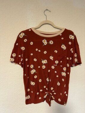 70’s Retro Revival Women’s Daisy Print Knot-Front Tee - Rust Size M
